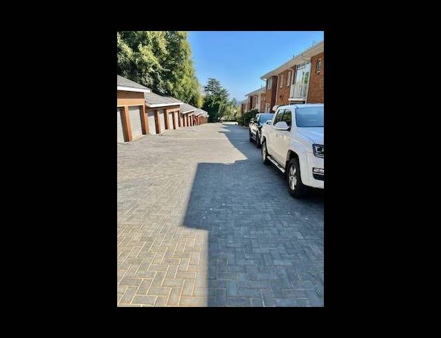 3 BEDROOM PROPERTY TO RENT IN SANDHURST